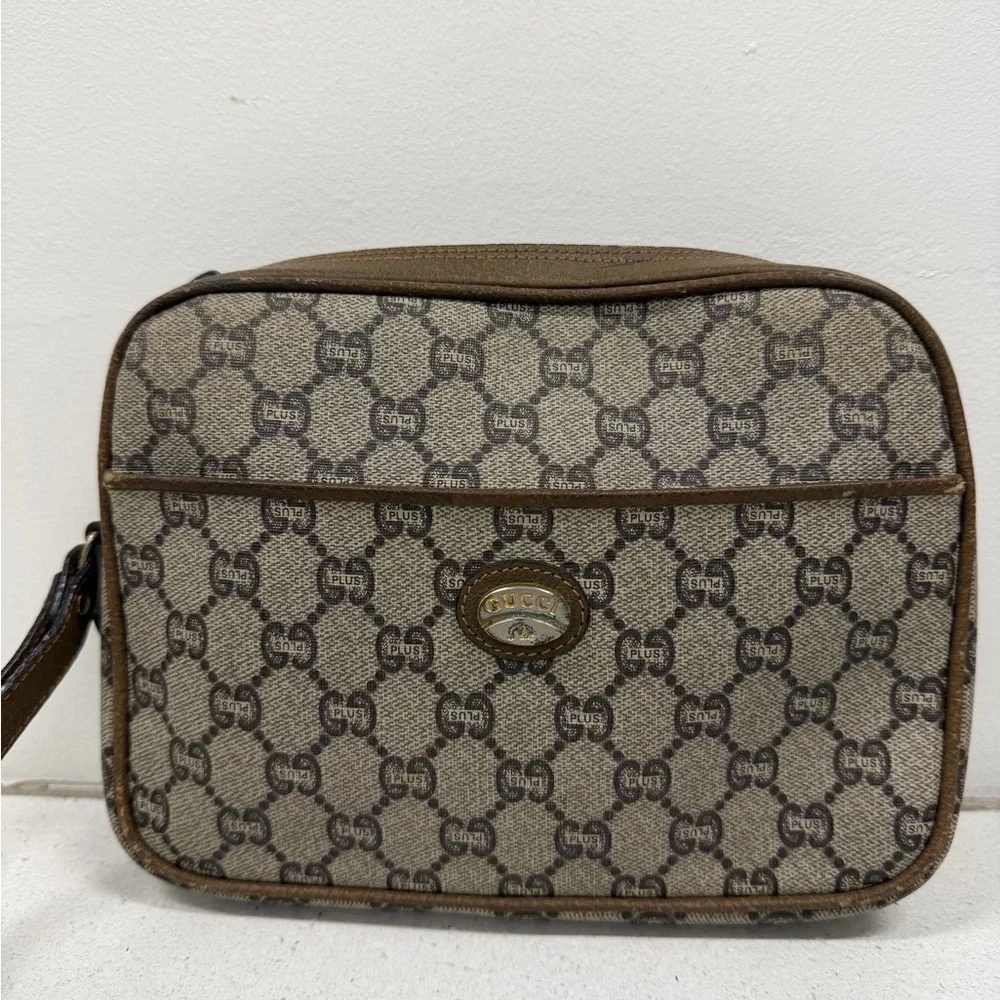 Vintage GUCCI Plus GG Clutch with Wrist Strap - Picture 2 of 14